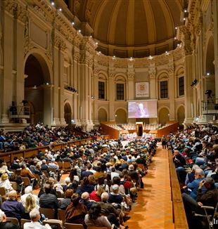 L'aula magna di Santa Lucia a Bologna (Foto: Incontri esistenziali)